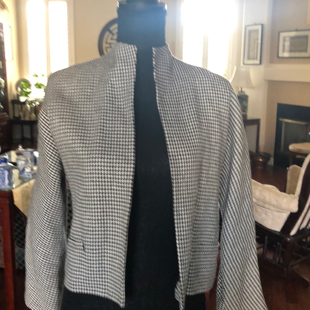 Light Jacket Without Buttons. Pretty New - image 1